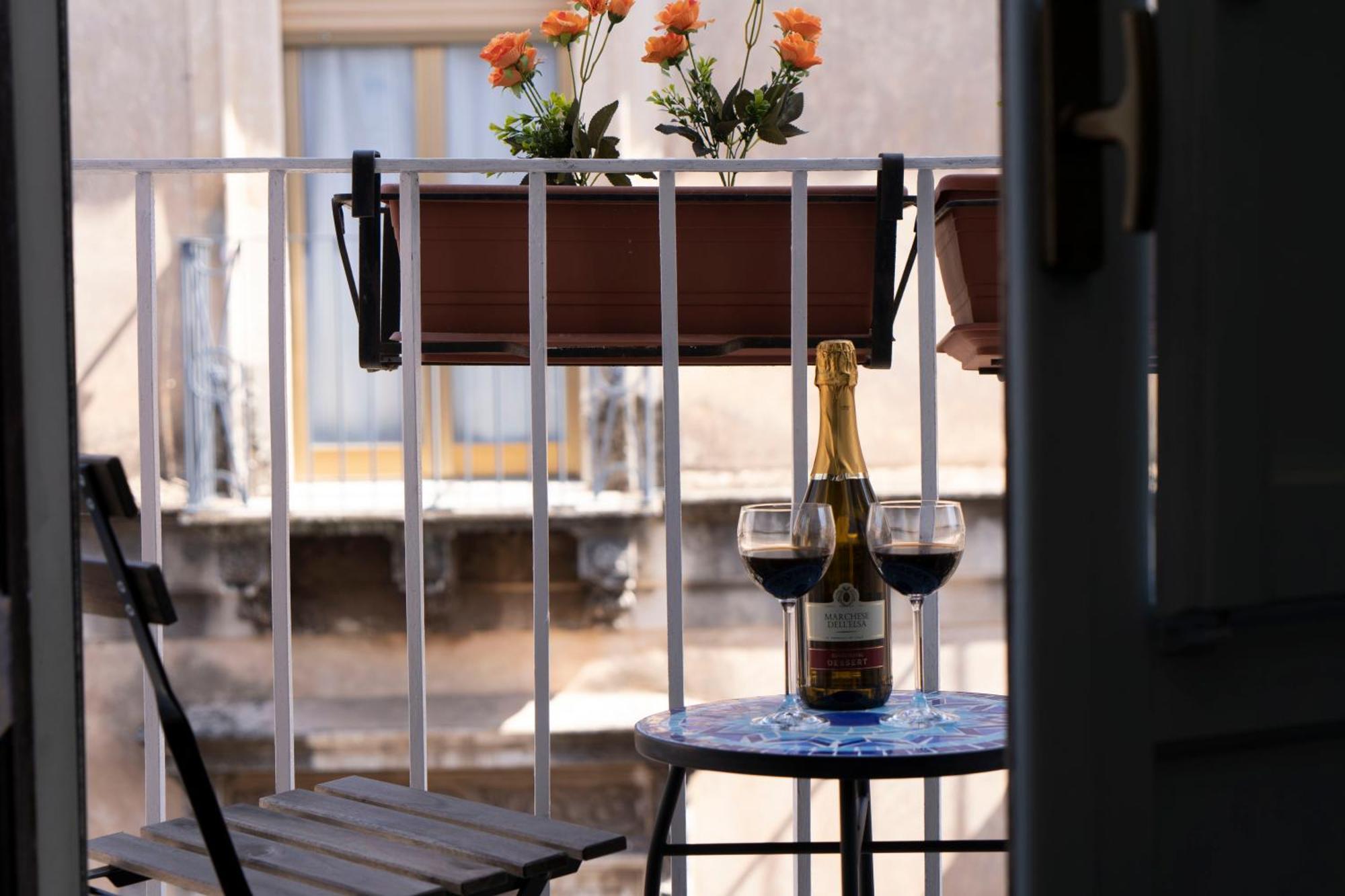Etna Timeo Central Apartment In Baroque Building CTA Exterior photo