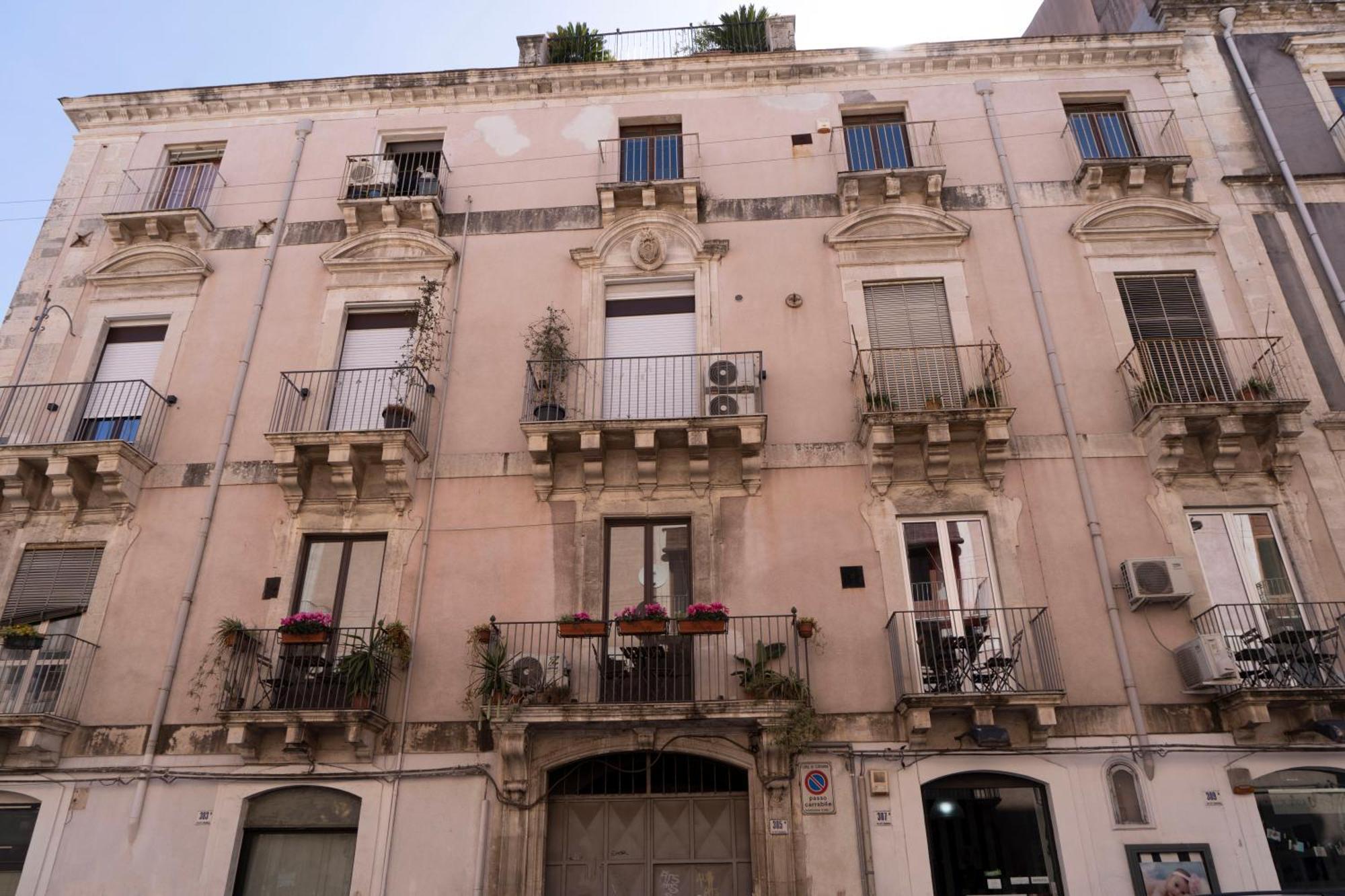 Etna Timeo Central Apartment In Baroque Building CTA Exterior photo